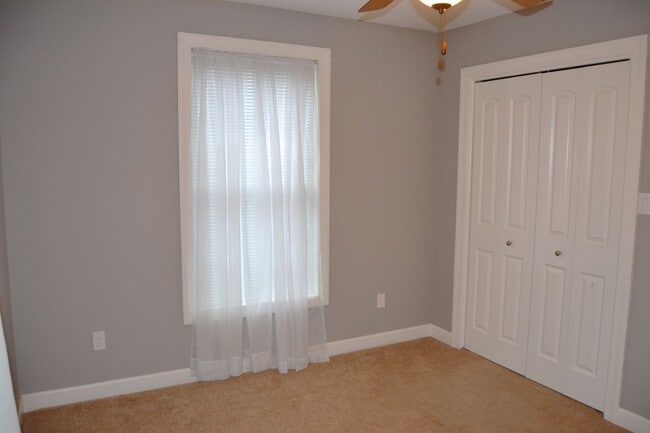 Building Photo - East Gate Area | Home | Unfurnished