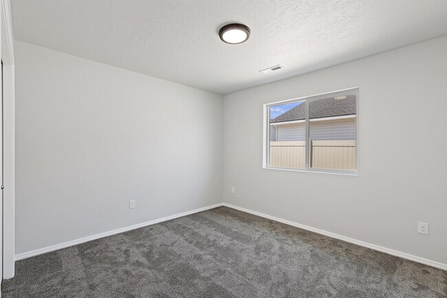 Building Photo - 12383 Genevieve St