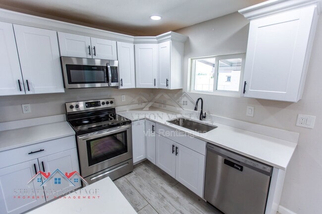 Building Photo - 6415 E Aspen Ave