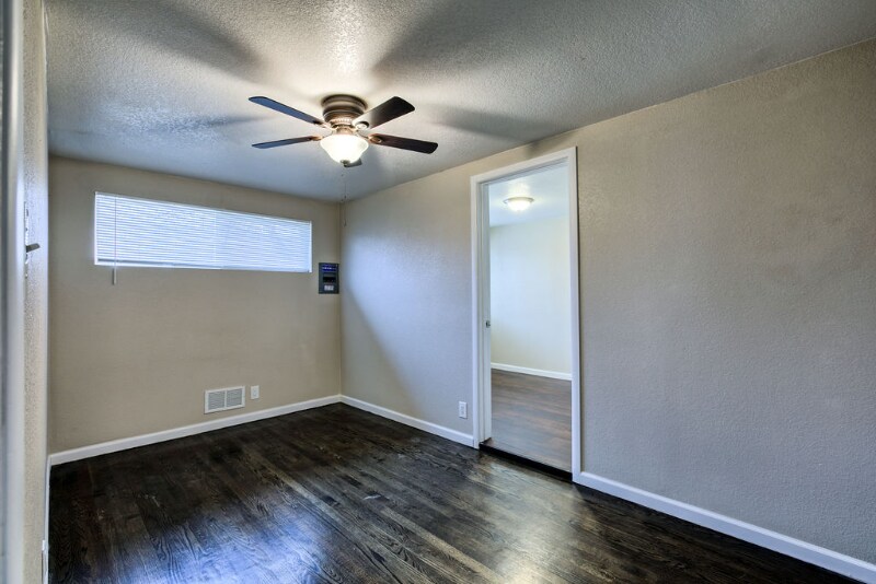 Building Photo - 312 Crescent Dr