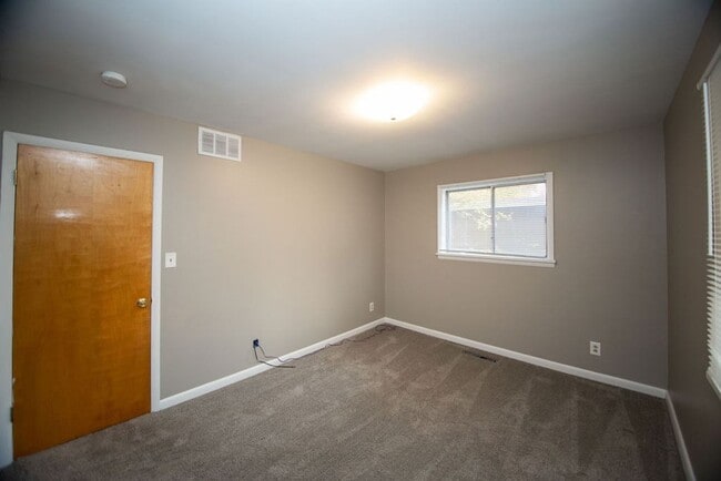 Building Photo - 1712 S Whitcomb St