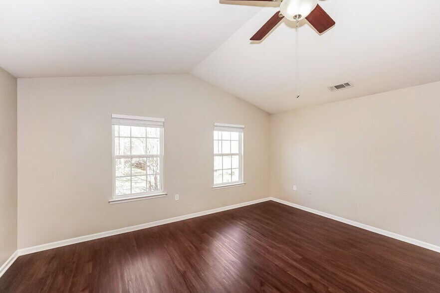 Building Photo - 1418 River Run Rd