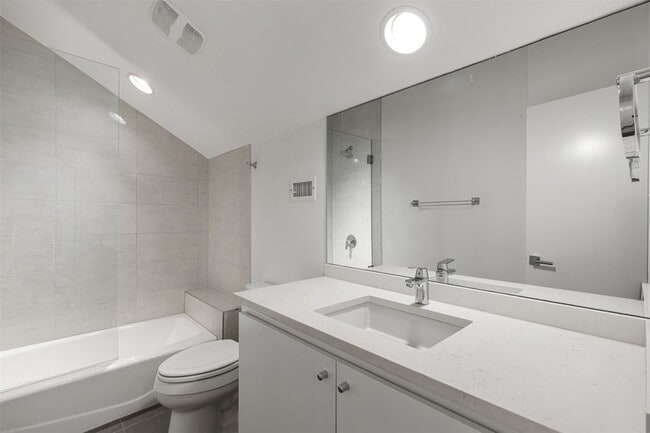 Building Photo - 3526 Asbury St