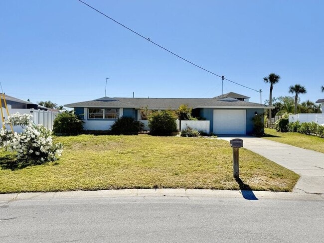 Building Photo - 8026 Brighton Dr