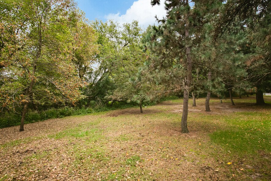 Building Photo - 12115 Drake St NW