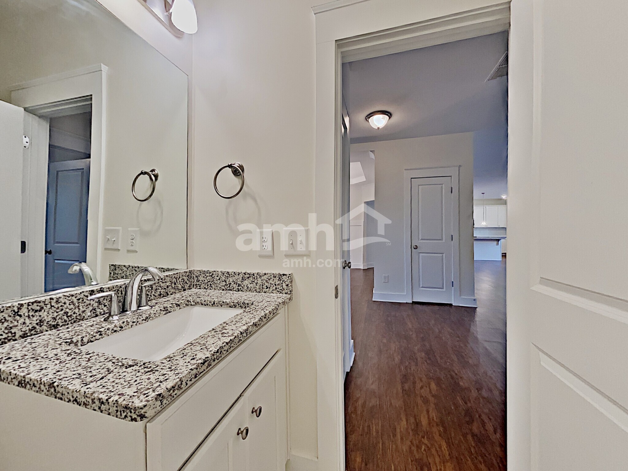 Building Photo - 1084 Adams Haven Bend
