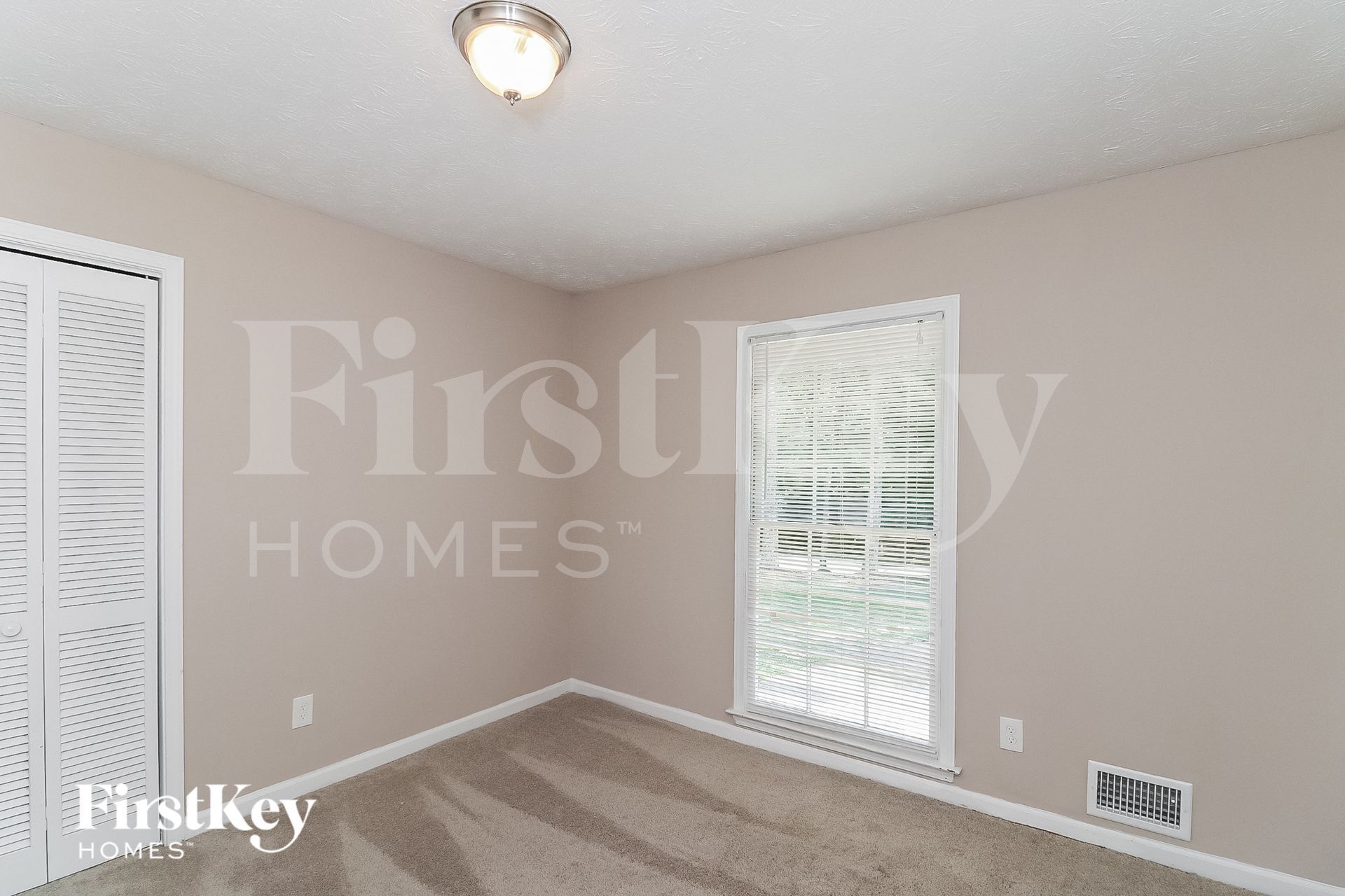 Building Photo - 2835 Twin Springs Dr