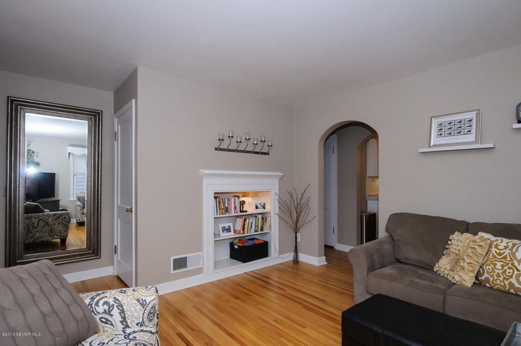 Front living room with hardwood floors - 728 12th Ave NE