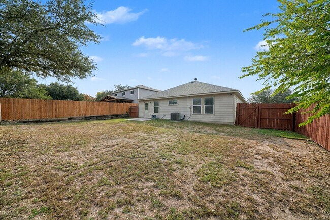 Building Photo - Charming Single-Story in Cibolo - Realtor Commission: $500