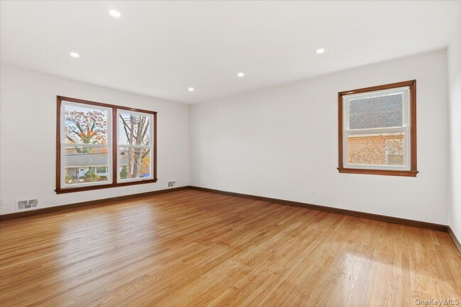 Building Photo - 117 Brendon Hill Rd