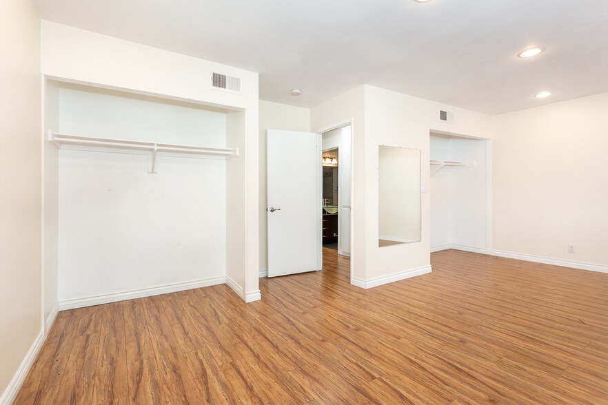 Bedroom #3 - 5353 Corteen Plz