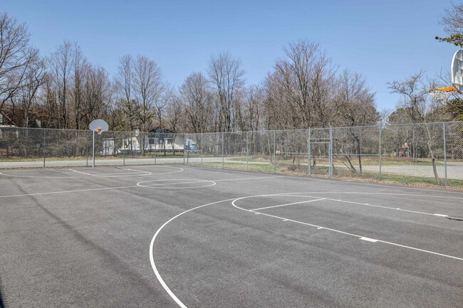 Building Photo - 126 Petrarch Trail