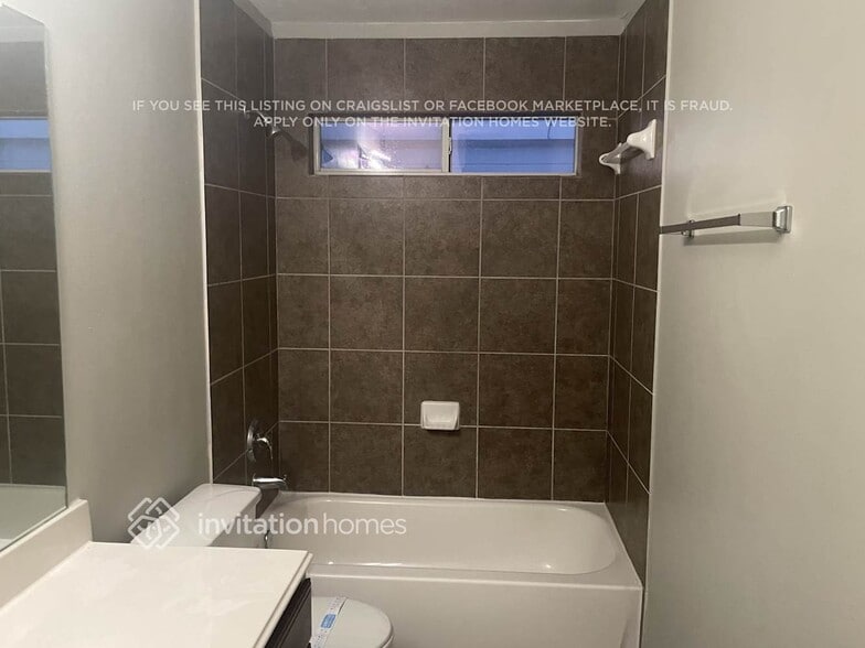 Building Photo - 3335 Fiorella Way