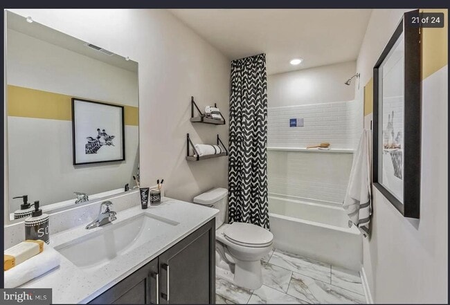 Building Photo - 32 Anderson Dr