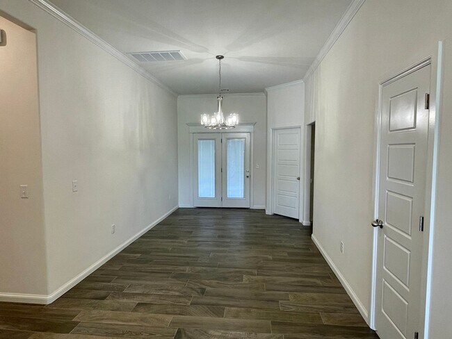 Building Photo - 604 Smt Pt Ln