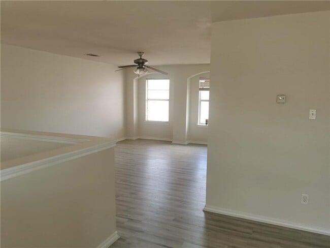 Building Photo - 3207 Barksdale Dr