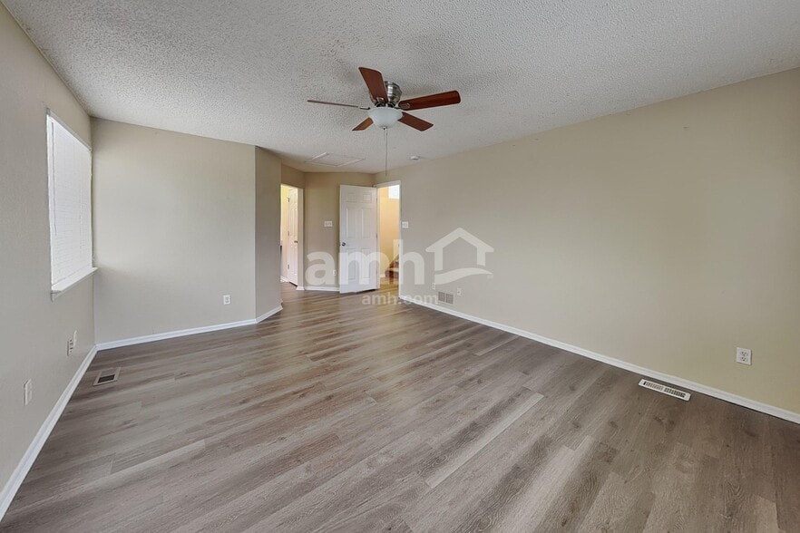 Building Photo - 11468 River Run Pky