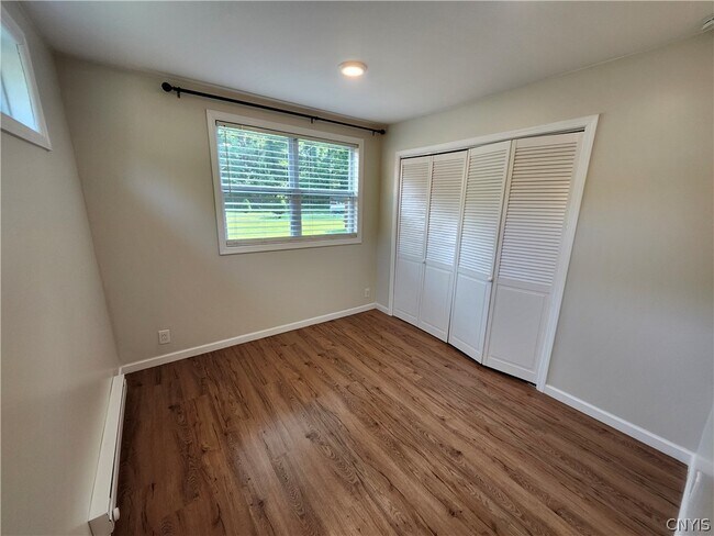 Building Photo - 1582 Chestnut Ridge Rd