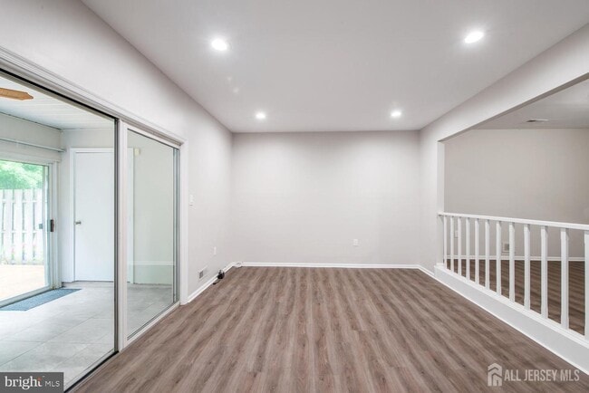 Building Photo - 353 Constitution Cir