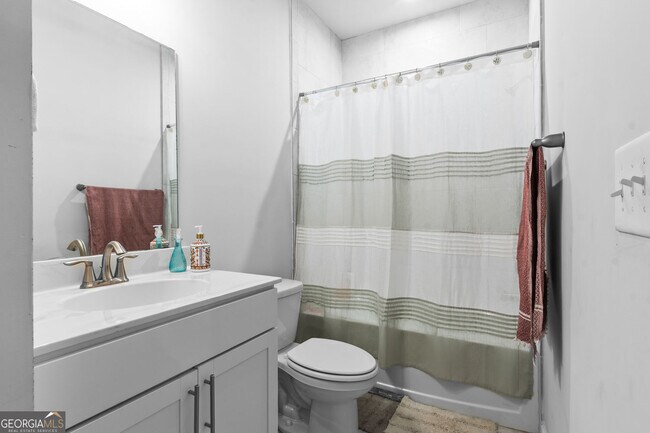 Building Photo - 5467 Fountainhead Ln