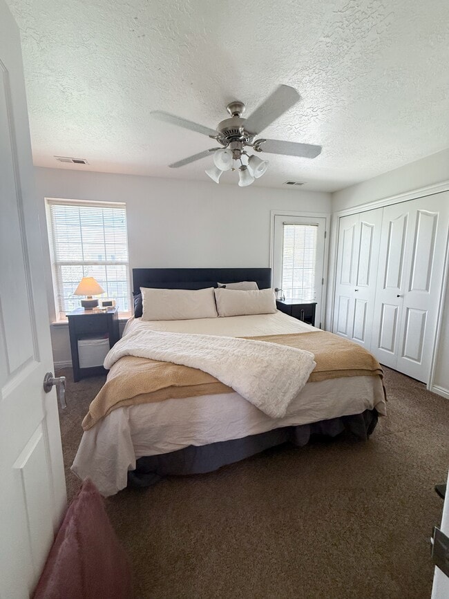 Building Photo - 884 Capital Ave