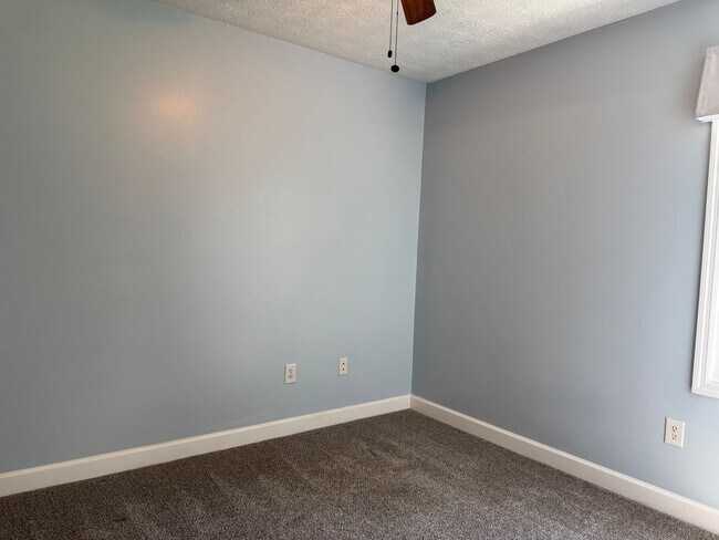 Building Photo - 116 Realini Dr