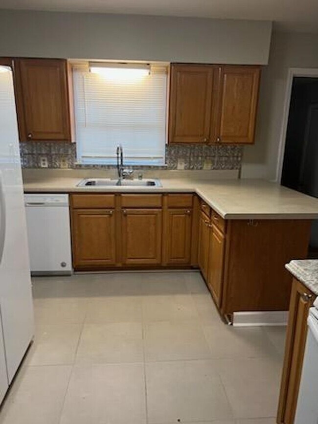 Building Photo - Stunning 4-Bedroom Home in Memphis - Space, Comfort & Style!