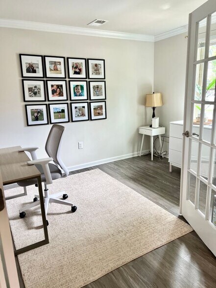 Building Photo - 1904 Glissade Ln