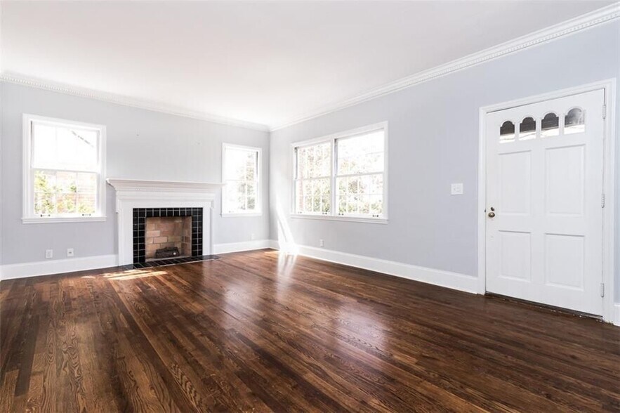 Building Photo - 132 Garden Ln