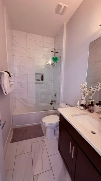 Building Photo - 12858 Salk Way