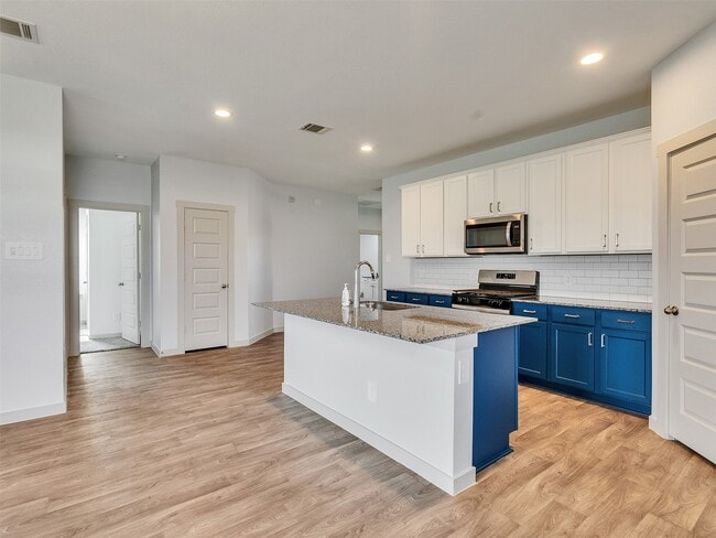 Building Photo - 10627 Great Basin Dr