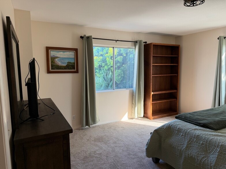 Bedroom 1 - 14902 Eastwood Ave