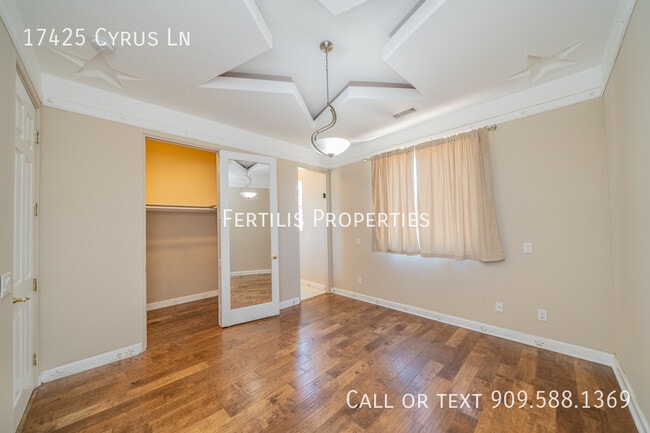 Building Photo - 17425 Cyrus Ln