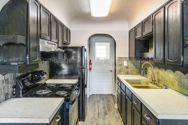 Building Photo - 1808 W 2nd Ave