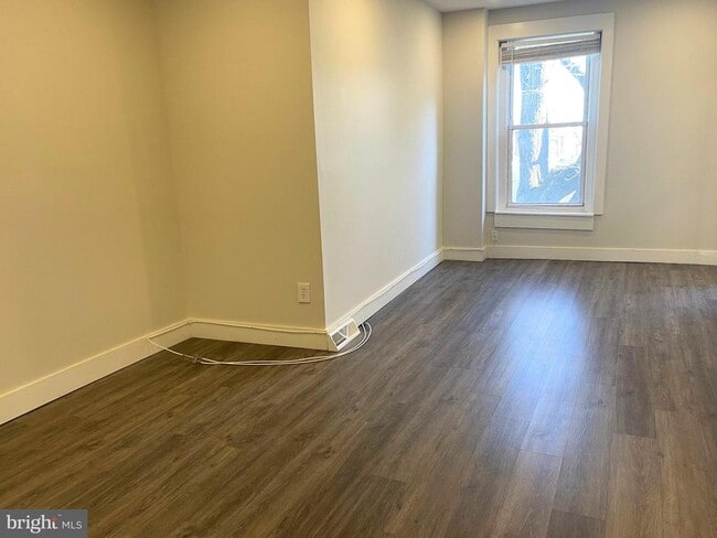 Building Photo - 21 S Main St