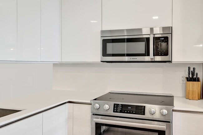 Building Photo - 1220 17th St