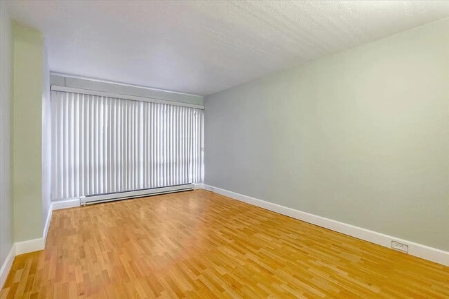 Building Photo - 1700 Civic Center Dr