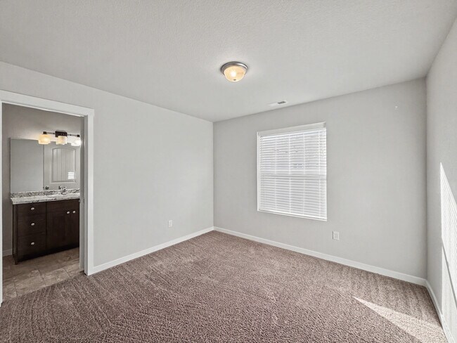 Building Photo - 4668 Ports Down Ln