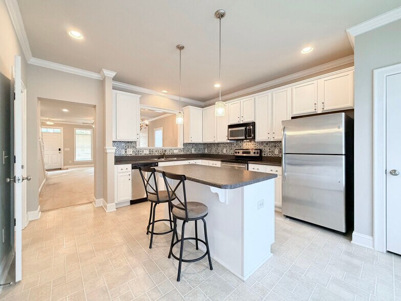 Building Photo - 7754 Acc Blvd