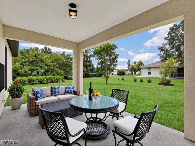 Building Photo - 1700 NE 5th Pl