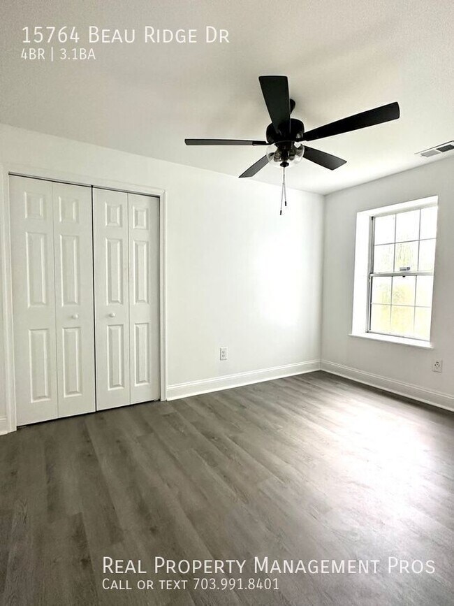 Building Photo - 15764 Beau Ridge Dr