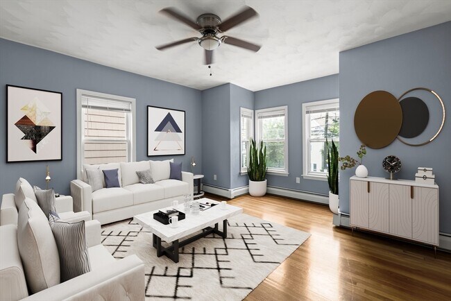 Primary Photo - 329 Washington St