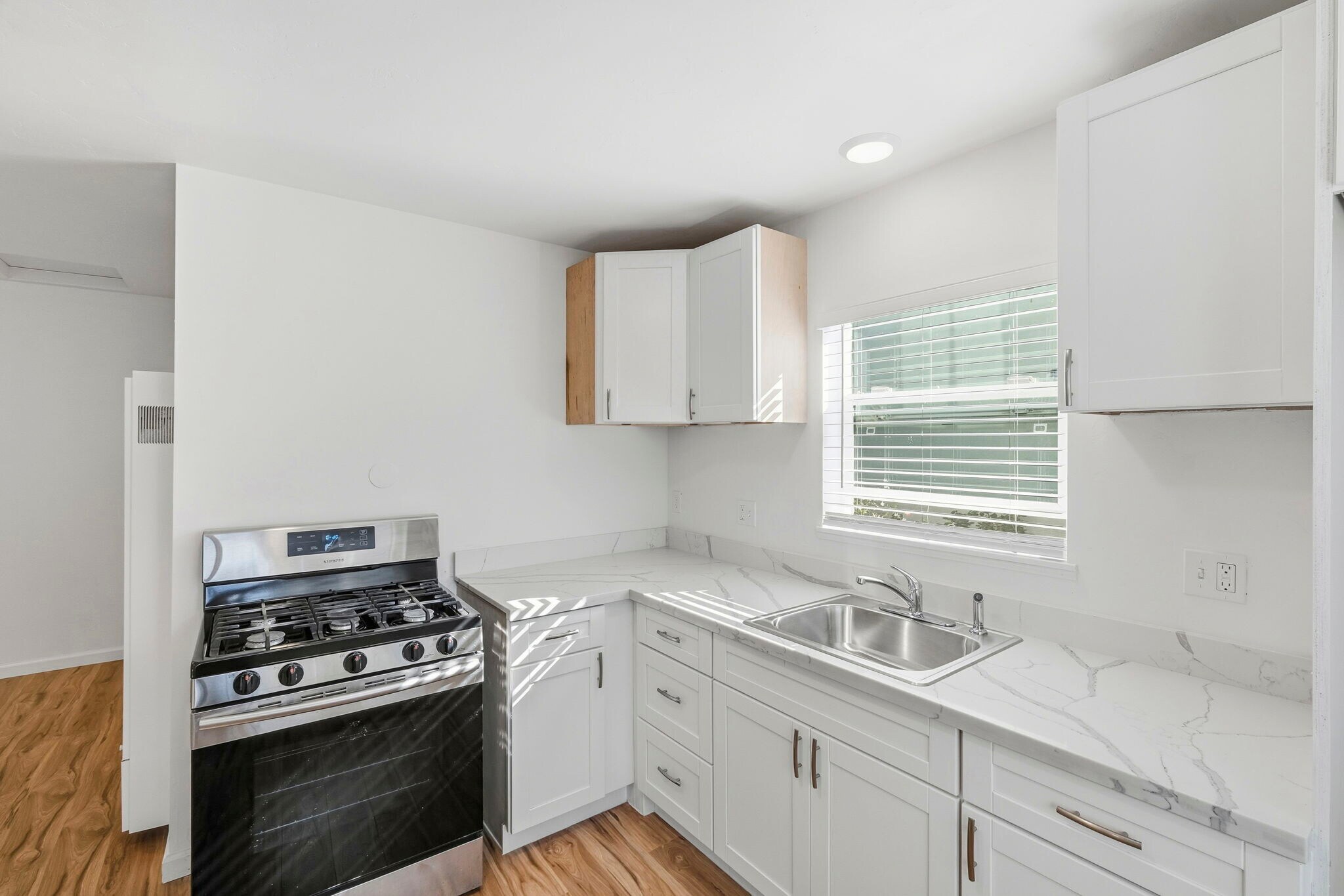 Building Photo - 114 Park Ave