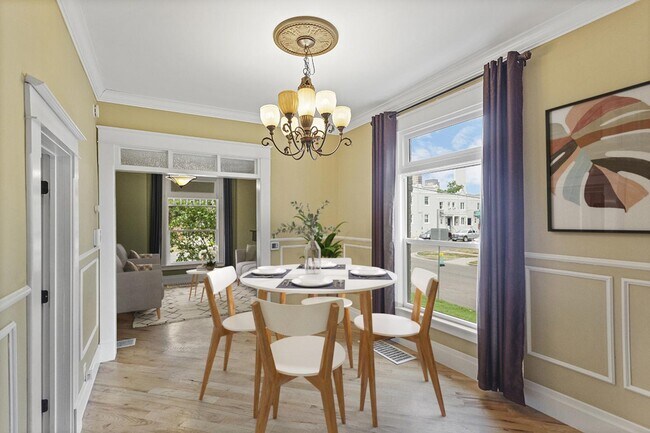 Building Photo - Charming Five Points home with outdoor oasis on corner lot