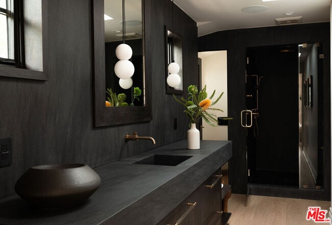 Building Photo - 1121 Tower Rd