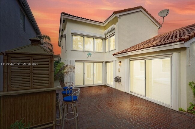 Building Photo - 1046 Satinleaf St