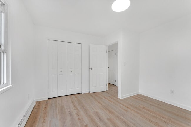 Building Photo - 4518 Washington Square Dr