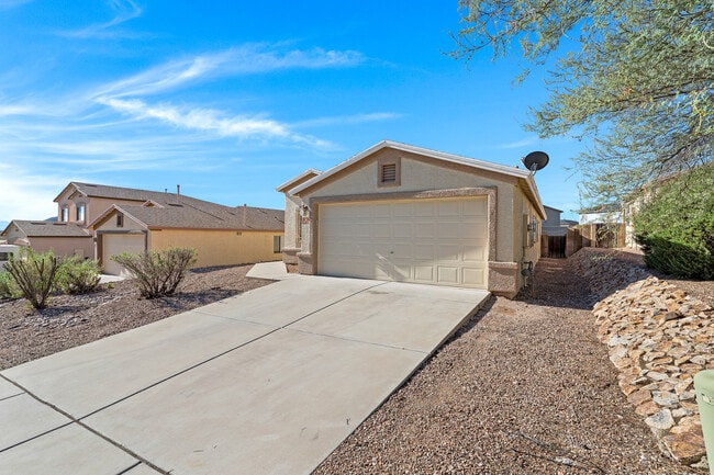 Building Photo - 3721 W Avenida Fria