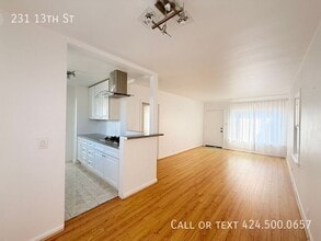 Building Photo - 231 13th St