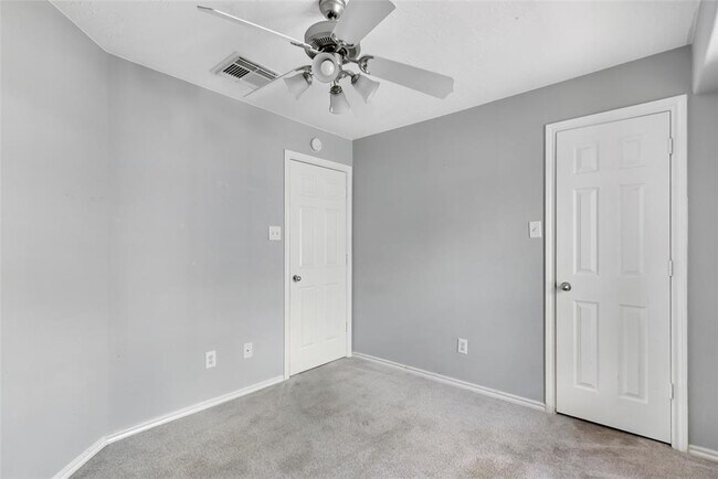 Building Photo - 9016 Elm Drake Ln